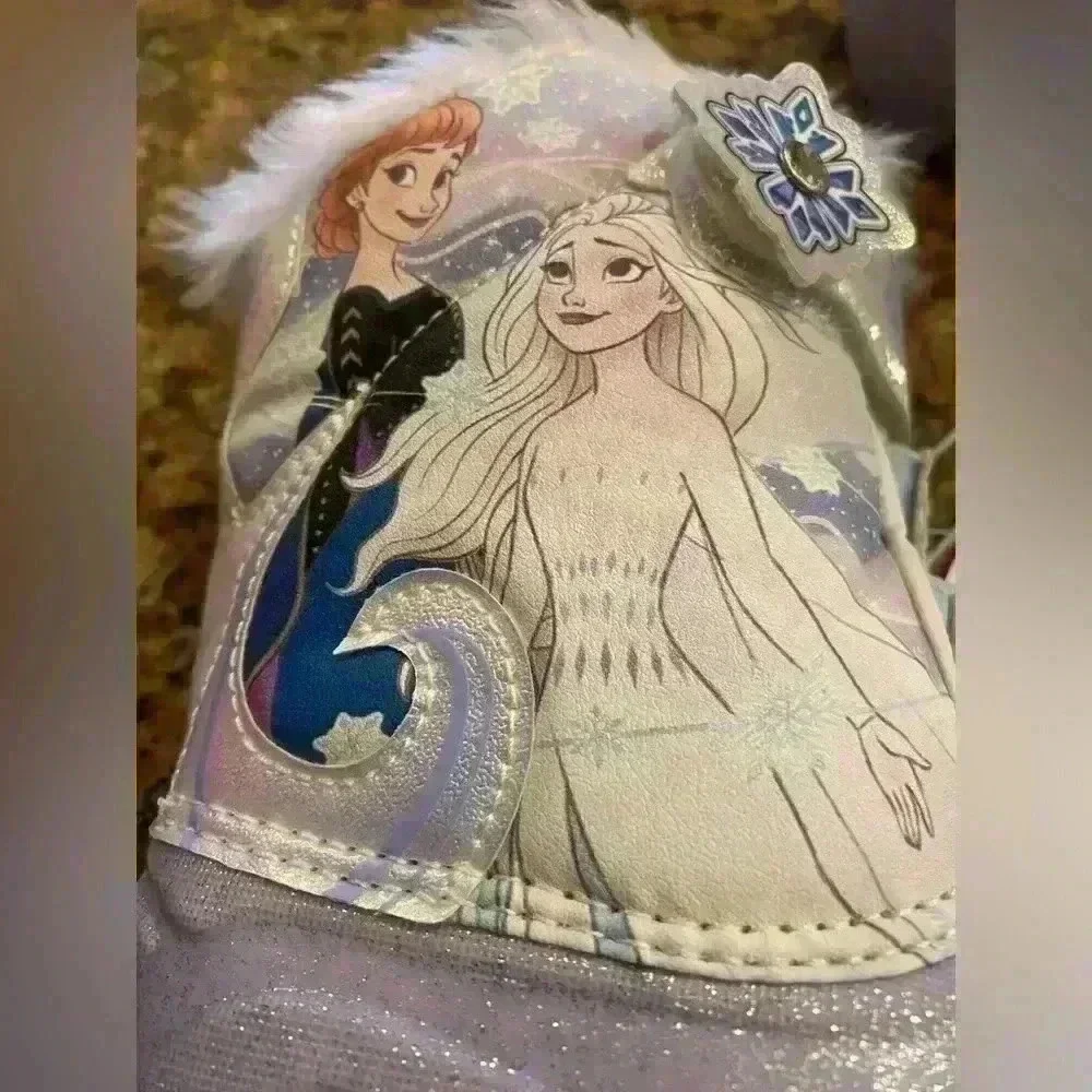 Disney Frozen light up winter boots toddler girl size 5 NWT without box